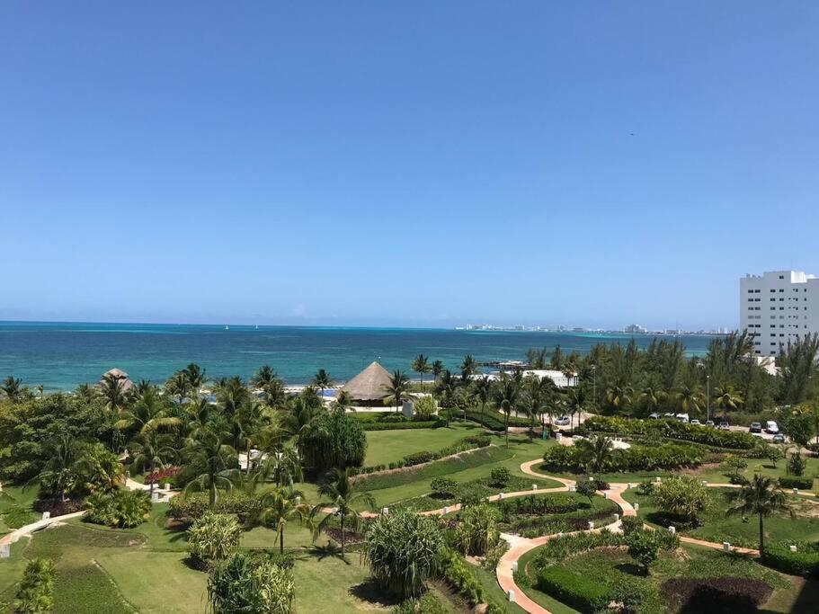 Punta Me Luxury Apartments Ocean View & Beach Front In Amara 칸쿤 외부 사진
