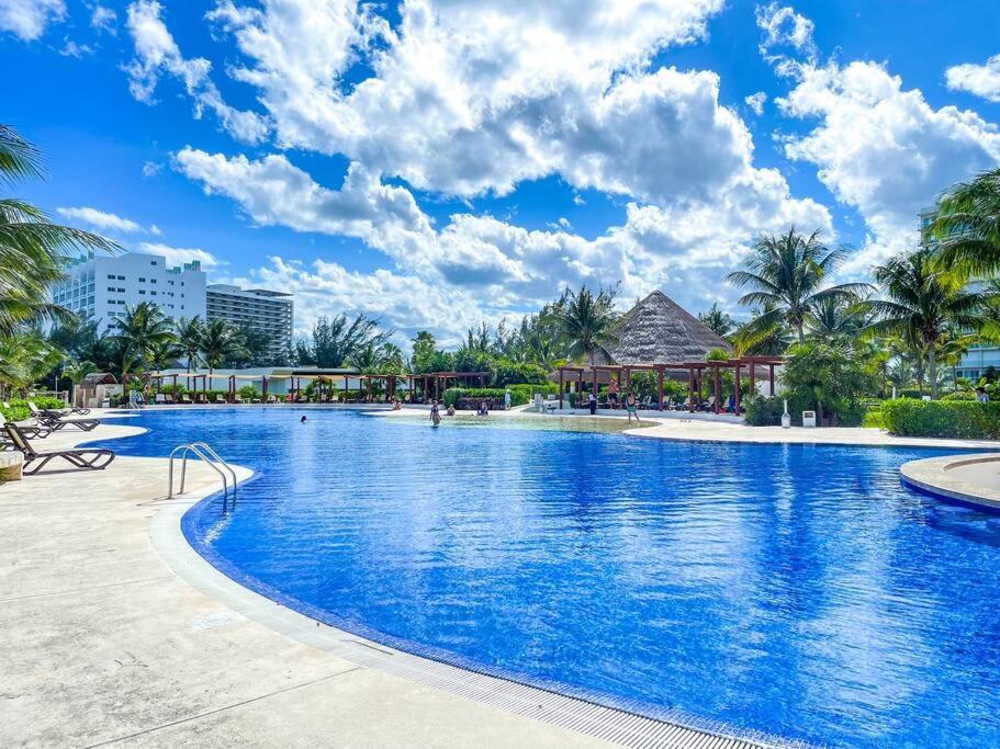 Punta Me Luxury Apartments Ocean View & Beach Front In Amara 칸쿤 외부 사진