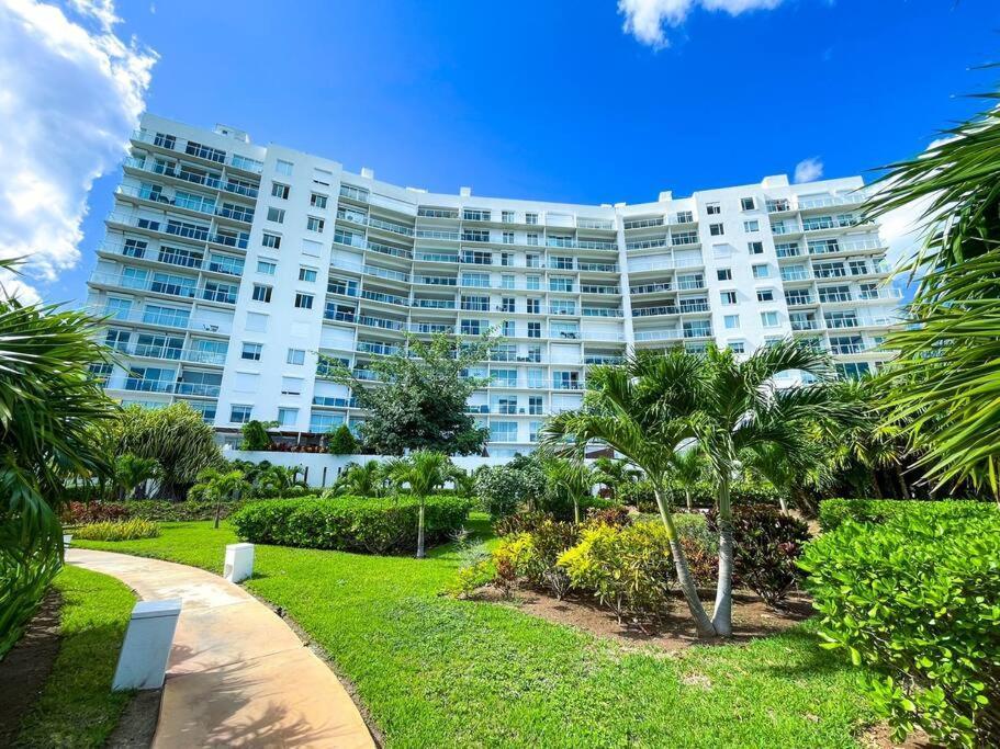 Punta Me Luxury Apartments Ocean View & Beach Front In Amara 칸쿤 외부 사진